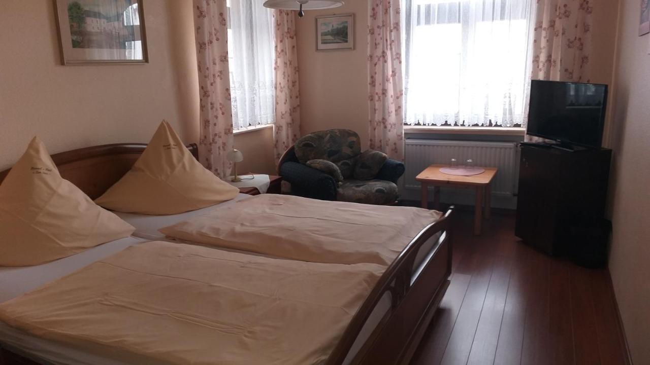 Hotel Zum Stern バート・ノイェンアール・アールヴァイラー エクステリア 写真